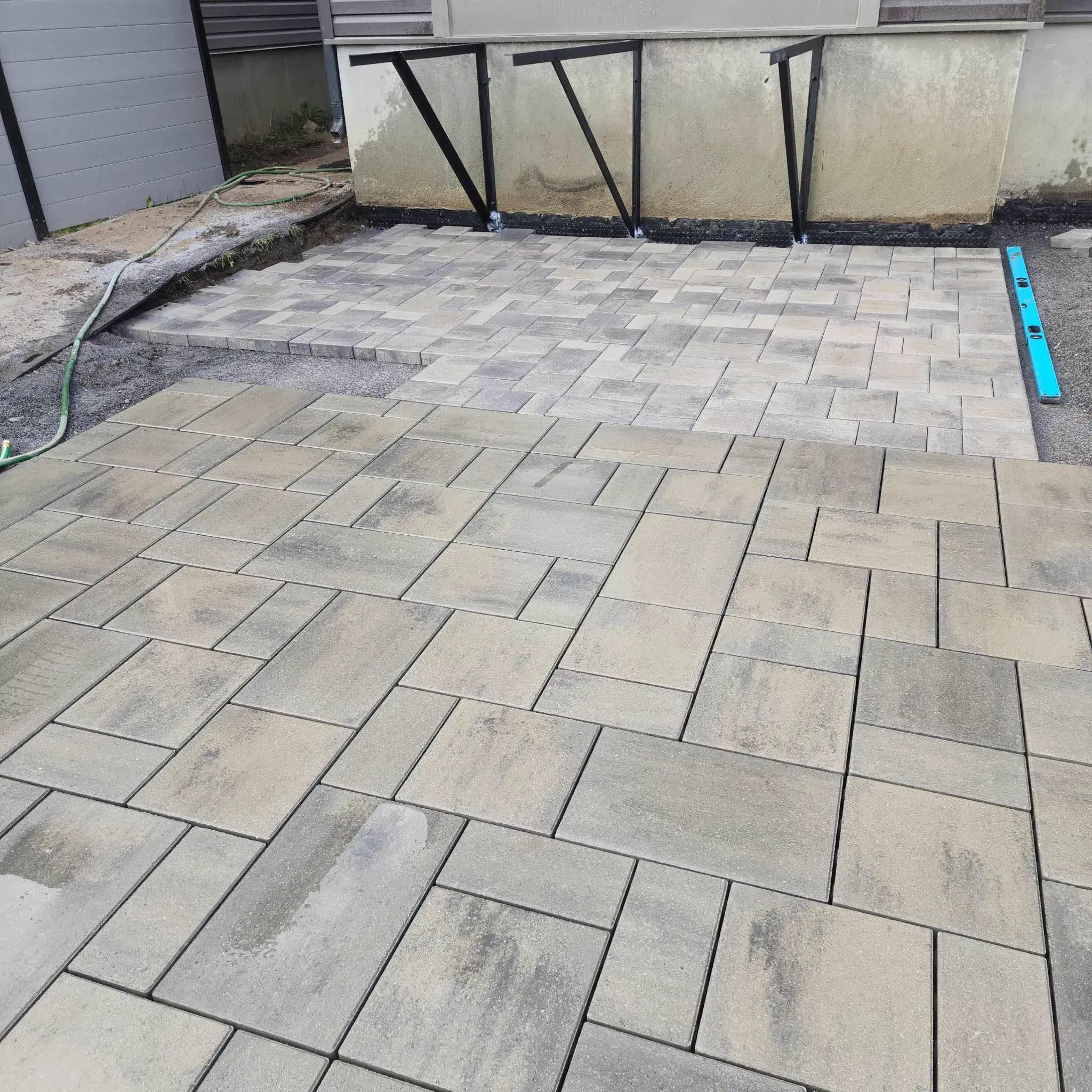 Backyard interlock patio floor set