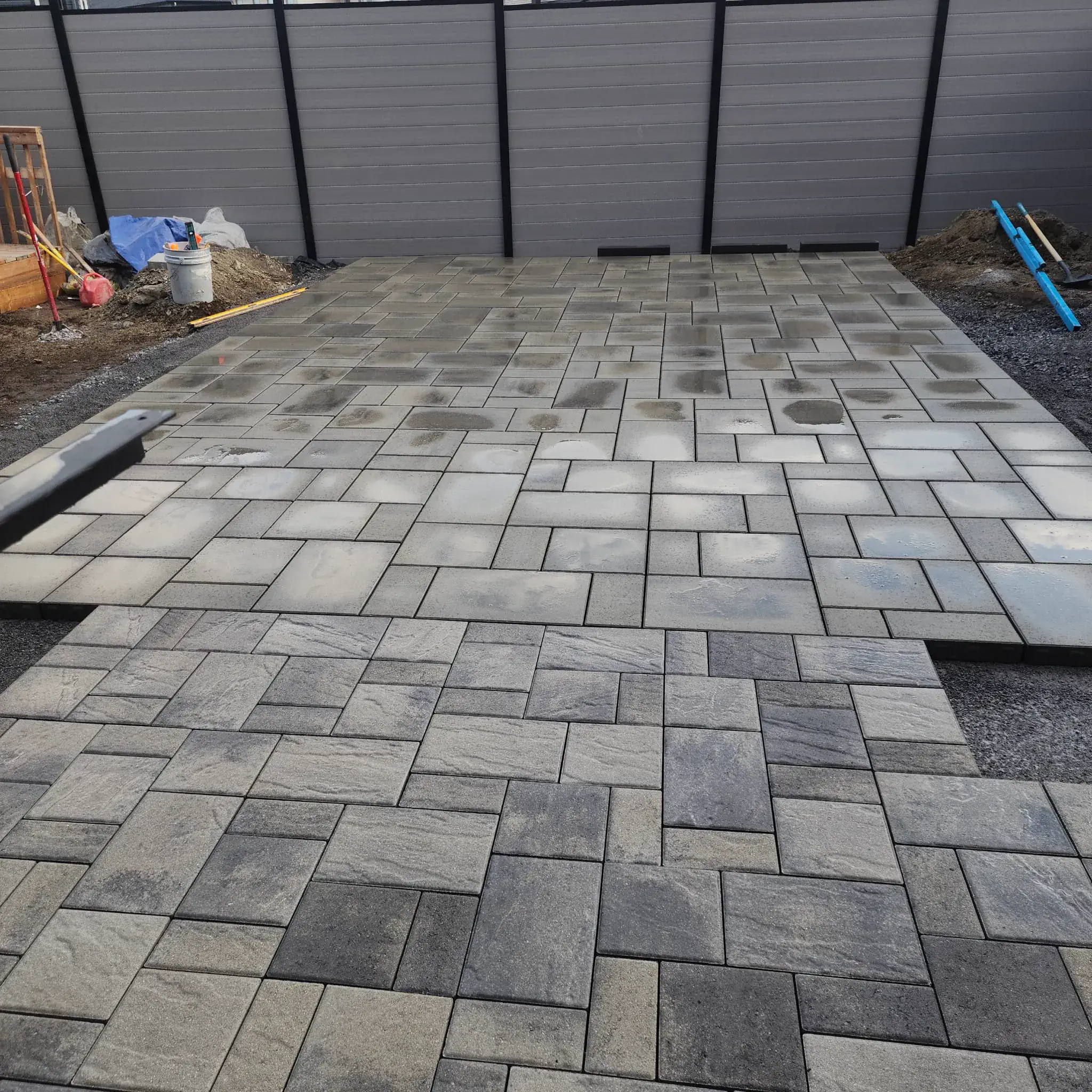 Backyard interlock patio floor set